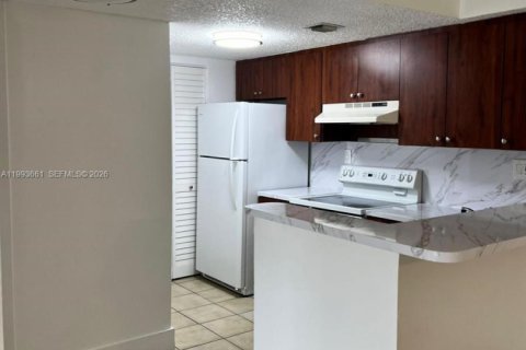 Condominio en alquiler en Hialeah, Florida, 2 dormitorios, 90.67 m2 № 2055824 - foto 8