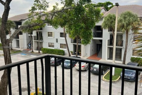 Condominio en alquiler en Hialeah, Florida, 2 dormitorios, 90.67 m2 № 2055824 - foto 22