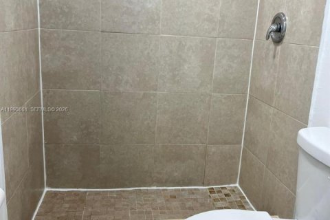 Condominio en alquiler en Hialeah, Florida, 2 dormitorios, 90.67 m2 № 2055824 - foto 19