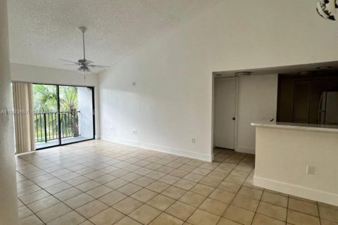 Condominio en alquiler en Hialeah, Florida, 2 dormitorios, 90.67 m2 № 2055824 - foto 6