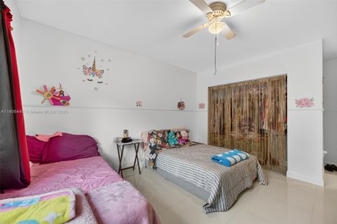 House in Florida City, Florida 4 bedrooms, 146.04 sq.m. № 2012946 - photo 29