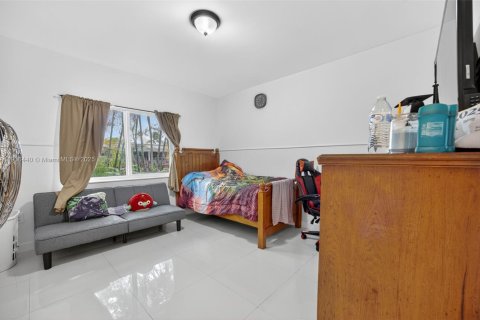 House in Florida City, Florida 4 bedrooms, 146.04 sq.m. № 2012946 - photo 24