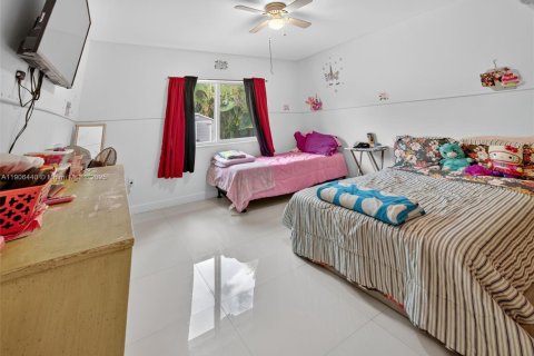 House in Florida City, Florida 4 bedrooms, 146.04 sq.m. № 2012946 - photo 27