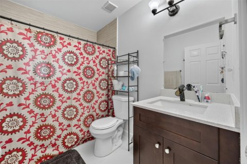 House in Florida City, Florida 4 bedrooms, 146.04 sq.m. № 2012946 - photo 30