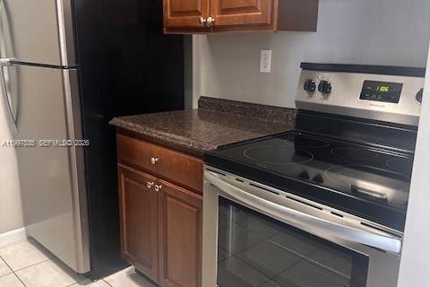 Condo in Pembroke Pines, Florida, 1 bedroom  № 2059487 - photo 2