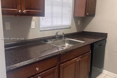 Condo in Pembroke Pines, Florida, 1 bedroom  № 2059487