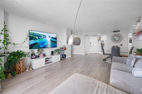 Condo à Aventura, Floride, 3 chambres  № 2025801