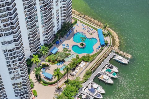 Copropriété à louer à Aventura, Floride: 3 chambres, 126.44 m2 № 2025801 - photo 29