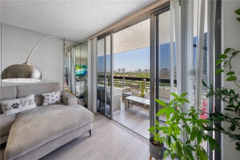 Copropriété à louer à Aventura, Floride: 3 chambres, 126.44 m2 № 2025801 - photo 5