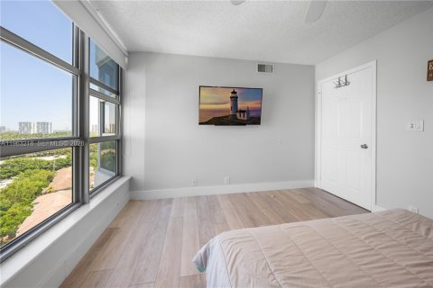 Copropriété à louer à Aventura, Floride: 3 chambres, 126.44 m2 № 2025801 - photo 15