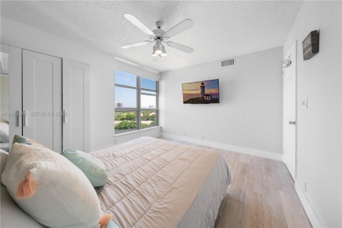 Copropriété à louer à Aventura, Floride: 3 chambres, 126.44 m2 № 2025801 - photo 14