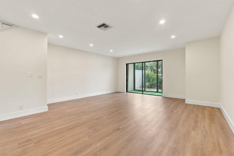 Copropriété à vendre à West Palm Beach, Floride: 2 chambres, 121.05 m2 № 2418053 - photo 5
