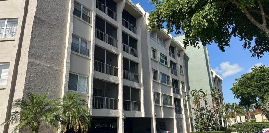 Condominio en West Palm Beach, Florida, 2 dormitorios № 2260222