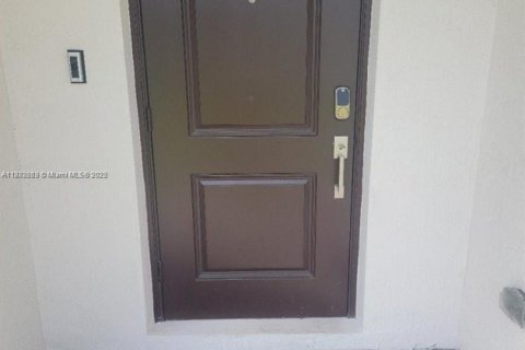 Adosado en alquiler en Miami Gardens, Florida, 4 dormitorios, 193.79 m2 № 1932385 - foto 3