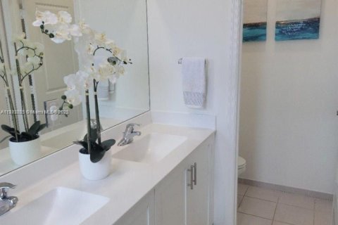 Adosado en alquiler en Miami Gardens, Florida, 4 dormitorios, 193.79 m2 № 1932385 - foto 11