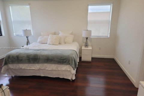 Adosado en alquiler en Miami Gardens, Florida, 4 dormitorios, 193.79 m2 № 1932385 - foto 28