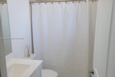 Adosado en alquiler en Miami Gardens, Florida, 4 dormitorios, 193.79 m2 № 1932385 - foto 12