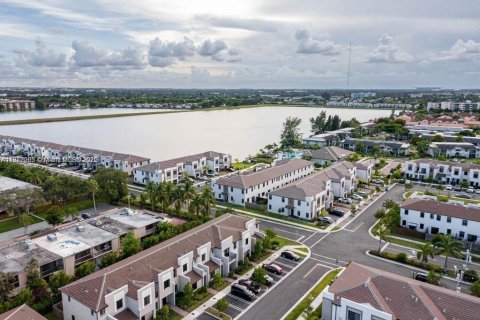 Adosado en alquiler en Miami Gardens, Florida, 4 dormitorios, 193.79 m2 № 1932385 - foto 29