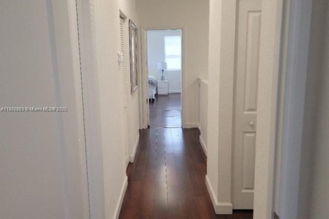 Adosado en alquiler en Miami Gardens, Florida, 4 dormitorios, 193.79 m2 № 1932385 - foto 26