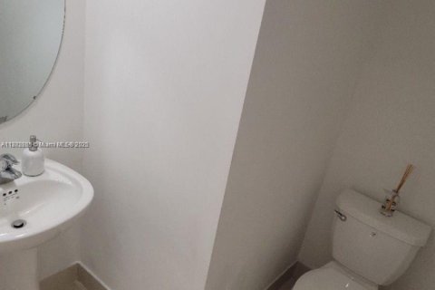 Adosado en alquiler en Miami Gardens, Florida, 4 dormitorios, 193.79 m2 № 1932385 - foto 13
