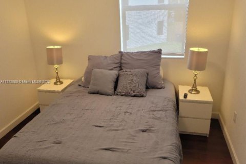 Adosado en alquiler en Miami Gardens, Florida, 4 dormitorios, 193.79 m2 № 1932385 - foto 4