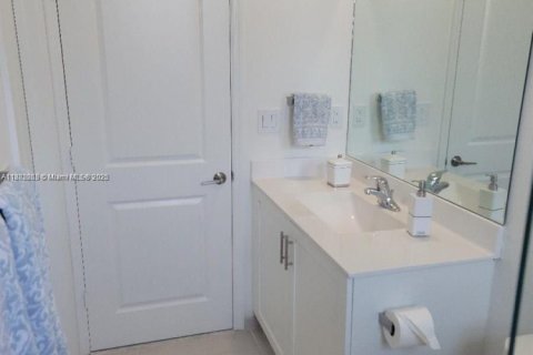 Adosado en alquiler en Miami Gardens, Florida, 4 dormitorios, 193.79 m2 № 1932385 - foto 9