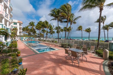 Copropriété à louer à Deerfield Beach, Floride: 2 chambres, 218.32 m2 № 2146747 - photo 2