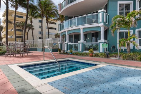 Copropriété à louer à Deerfield Beach, Floride: 2 chambres, 218.32 m2 № 2146747 - photo 3