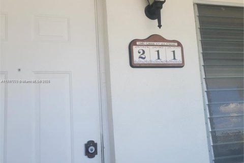 Condo in North Miami Beach, Florida, 1 bedroom  № 1696693 - photo 9