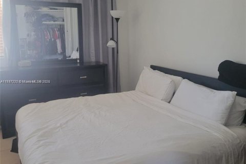 Condo in North Miami Beach, Florida, 1 bedroom  № 1696693 - photo 6