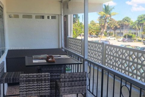 Condo in North Miami Beach, Florida, 1 bedroom  № 1696693 - photo 8