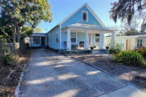 Commercial property in Tarpon Springs, Florida 4 bedrooms, 160.63 sq.m. № 2412714 - photo 3