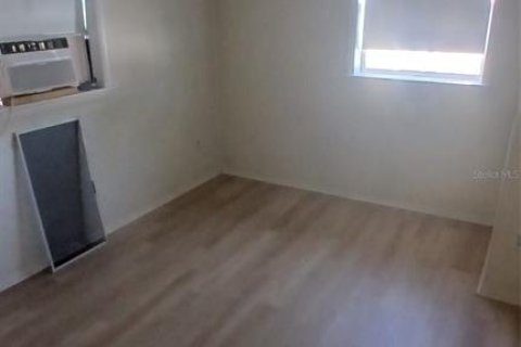 Commercial property in Tarpon Springs, Florida 4 bedrooms, 160.63 sq.m. № 2412714 - photo 18