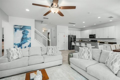 House in Davenport, Florida 6 bedrooms, 337.14 sq.m. № 1350506 - photo 5