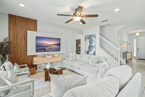 House in Davenport, Florida 6 bedrooms, 337.14 sq.m. № 1350506 - photo 4