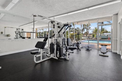 Condo in North Miami, Florida, 1 bedroom № 2075203 - photo 14