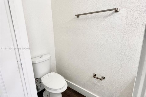 Townhouse in Miami, Florida 2 bedrooms, 104.98 sq.m. № 1998846 - photo 7