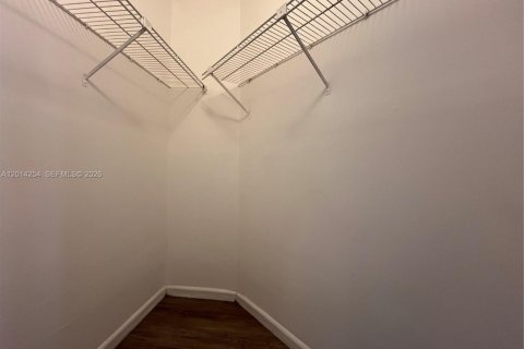 Condo in Oakland Park, Florida, 2 bedrooms № 2076246 - photo 12
