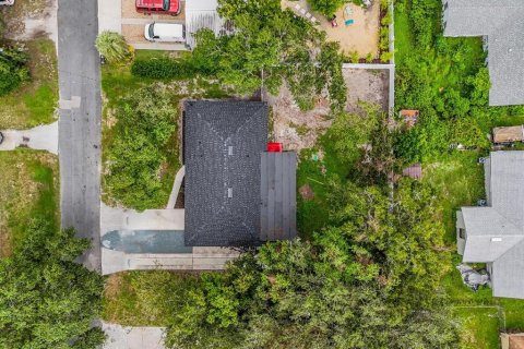 House in Eustis, Florida 3 bedrooms, 147.9 sq.m. № 1918277 - photo 24