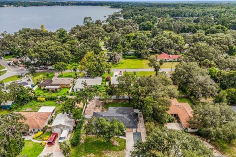 House in Eustis, Florida 3 bedrooms, 147.9 sq.m. № 1918277 - photo 26
