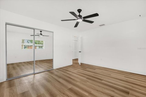 House in Eustis, Florida 3 bedrooms, 147.9 sq.m. № 1918277 - photo 14