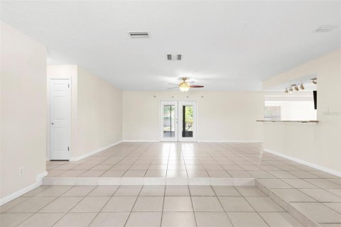 Casa en venta en Tampa, Florida, 4 dormitorios, 180.97 m2 № 2222789 - foto 19