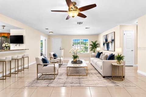 Casa en venta en Tampa, Florida, 4 dormitorios, 180.97 m2 № 2222789 - foto 2