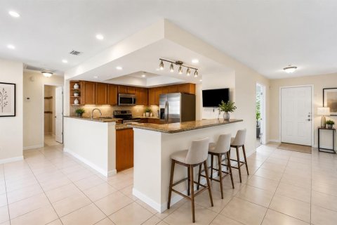 Casa en venta en Tampa, Florida, 4 dormitorios, 180.97 m2 № 2222789 - foto 4