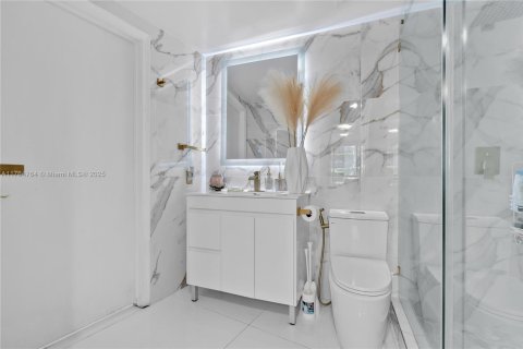 Condominio en venta en Miami, Florida, 1 dormitorio, 76.64 m2 № 1936795 - foto 6