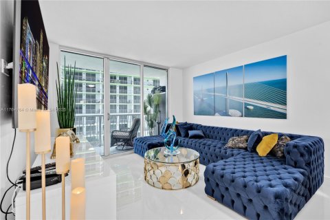 Condominio en venta en Miami, Florida, 1 dormitorio, 76.64 m2 № 1936795 - foto 2