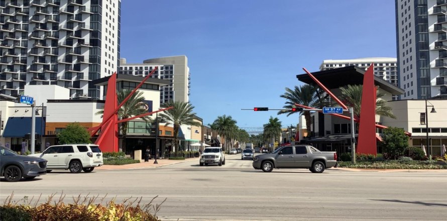 Condo in Doral, Florida, 1 bedroom № 837553