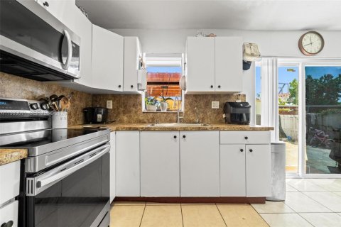 Купить таунхаус в Хомстед, Флорида 3 спальни, 111.48м2, № 2051121 - фото 11