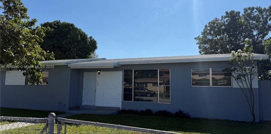 Casa en Hialeah, Florida 3 dormitorios, 185.43 m2 № 1796284