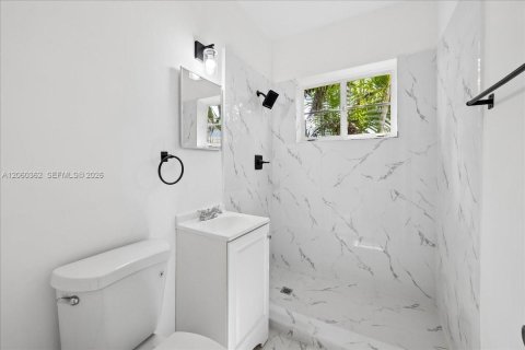 House in Miami, Florida 3 bedrooms, 121.24 sq.m. № 2261315 - photo 15